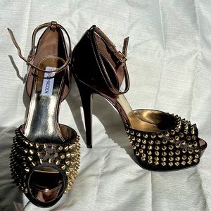 Steve Madden Black & Gold Spiked Platform Heels